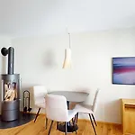 With Fireplace & Mountain View Apartament *