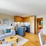 With Fireplace & Mountain View Appartement